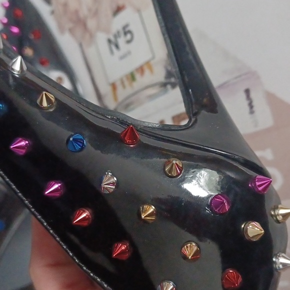 Awesome  spiked  heels - Picture 9 of 16